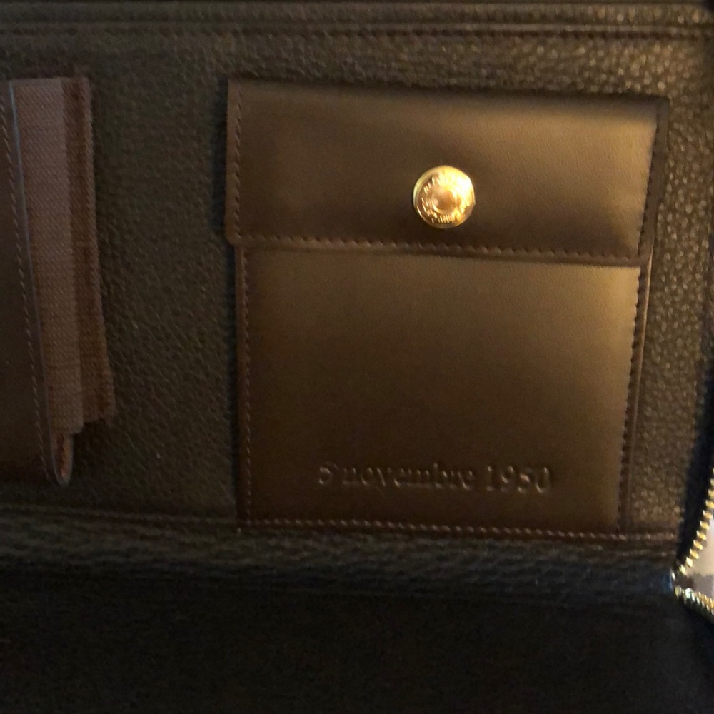 Guy Laroche Dark Brown Leather Travel Wallet - Picture 5 of 9